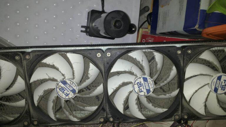 kurz powoduje brak przepływu powietrza przez chłodnicę